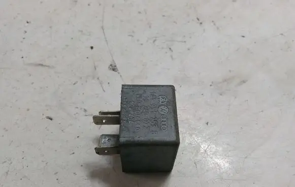 Audi A3 S3 8L Other relay 141951253B 20240072