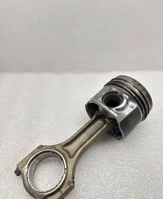 BMW X5 E70 Piston with connecting rod 7805329 8508023