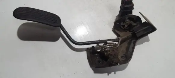 Toyota Avensis Verso Accelerator throttle pedal