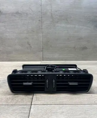 Volkswagen PASSAT B7 Dash center air vent grill 3AB819728A