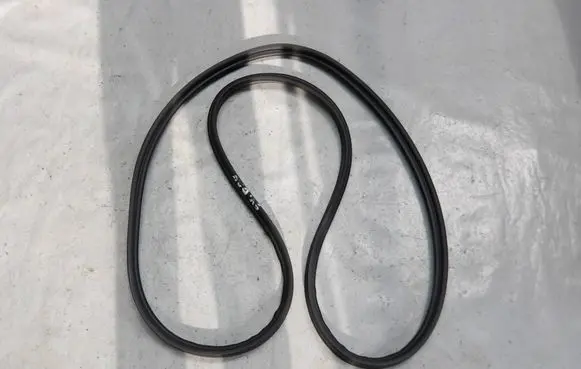 Suzuki Vitara (LY) Trunk rubber seal (body)