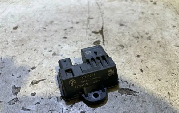 BMW 4 F32 F33 Glow plug pre-heat relay 8519472 140228 0522140104