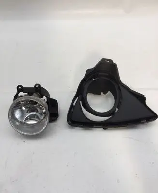 Toyota Auris E180 Front fog light 90008497 8148202280