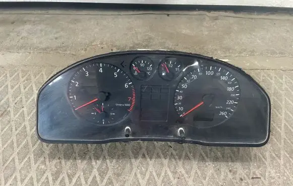 Audi A4 S4 B5 8D Speedometer (instrument cluster) 8D0919861C 110008884002 81071431