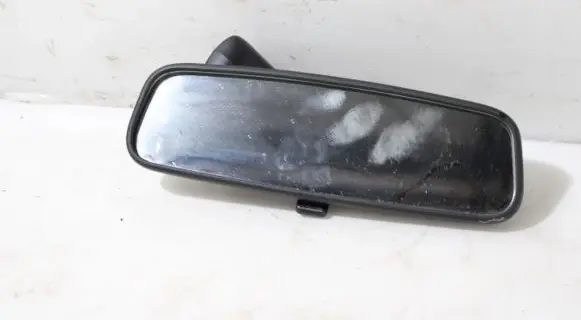 Rear view mirror (interior)