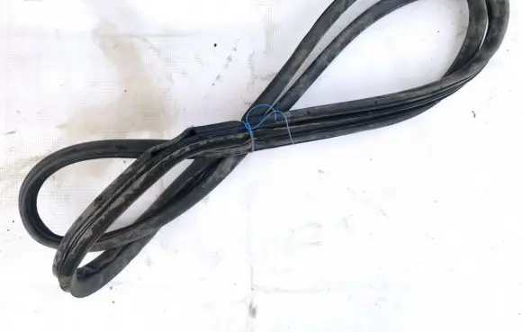Honda FR-V Rubber seal rear door 