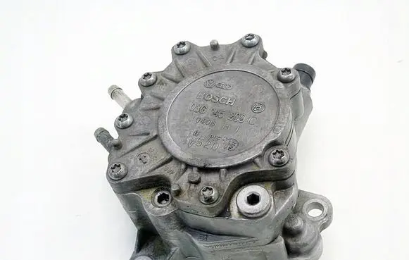 Volkswagen Touran I Vacuum pump 03G145209