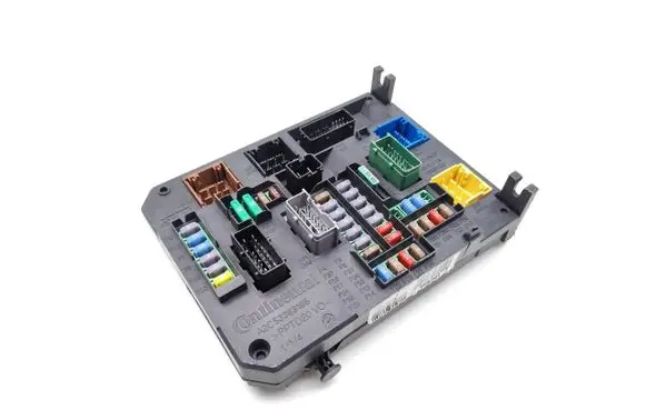 Peugeot 308 Fuse module 9806687880 353105000