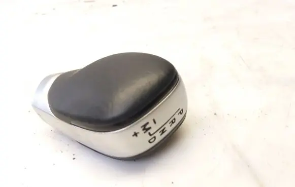 Renault Captur Gear lever shifter trim leather/knob 