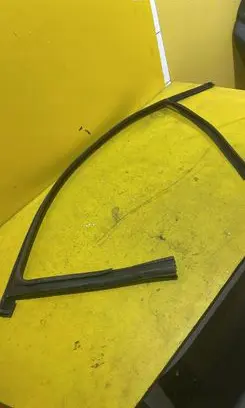 Renault Megane III Rubber seal loading door RZ1R11P2