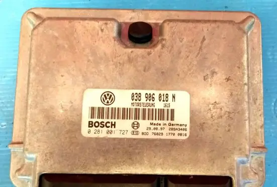 Volkswagen PASSAT B5 Engine control unit/module 038906018N