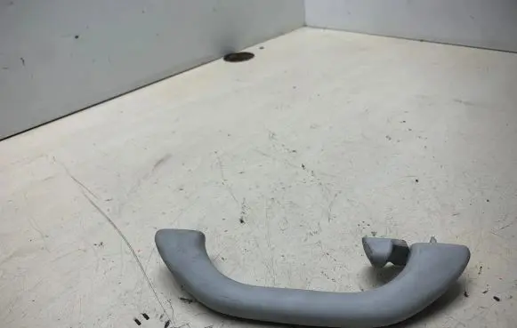 Volkswagen PASSAT B5.5 Rear interior roof grab handle 3B0857608A