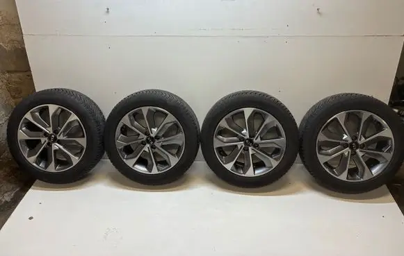 KIA Stonic R17 alloy rim 52910H8500