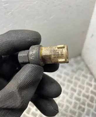 Chrysler Voyager Air conditioning (A/C) pressure sensor 2cp224
