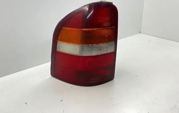 Ford Mondeo MK I Rear/tail lights 93BG13N004EA