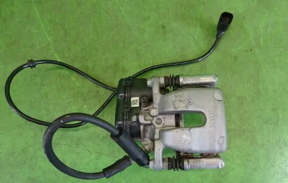 Infiniti Q30 Rear brake caliper A2464232498