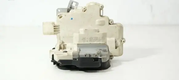 Audi A6 S6 C6 4F Rear door lock 4F0839015