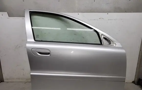 Volvo V70 Front door