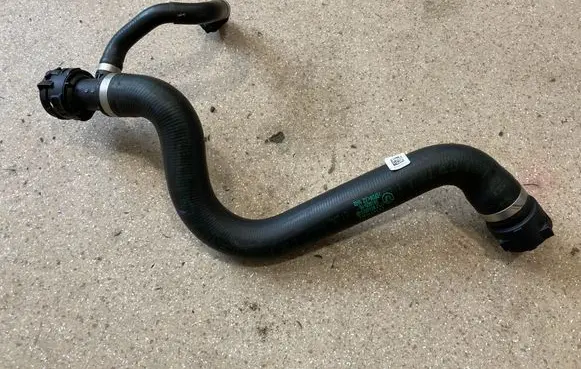 BMW 3 G20 G21 Engine coolant pipe/hose 8654823