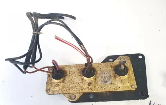 Audi 80 90 S2 B4 Coolant fan relay 4a0959493a