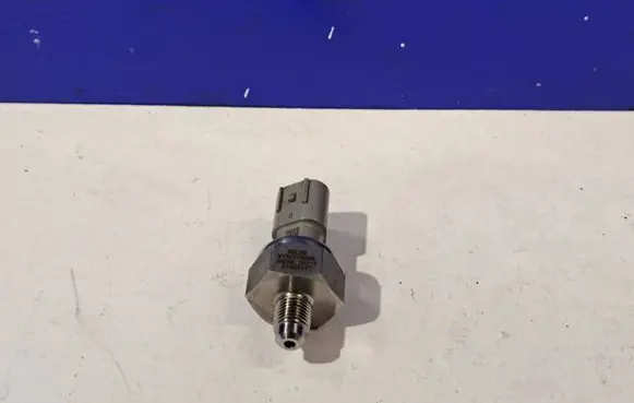 Volvo XC60 Fuel pressure sensor 31303497