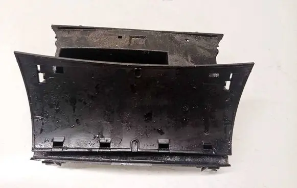 Mercedes-Benz E W211 Glove box 