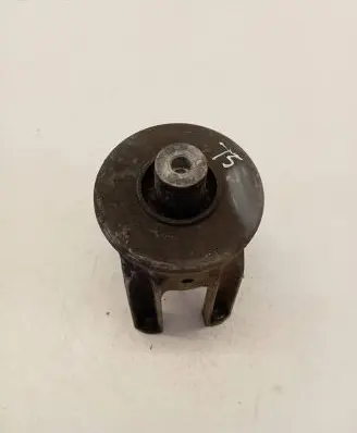 Volkswagen Transporter - Caravelle T5 Engine mount bracket 7H0199849AT