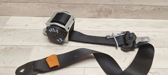 Ford Focus C-MAX Front seatbelt 3M51R61294AD 040520 E1040520