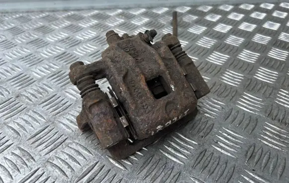 Hyundai Trajet Rear brake caliper