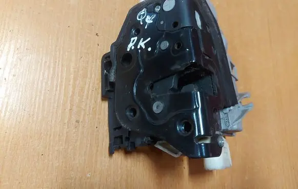 Audi Q7 4L Front door lock 3C1837015A