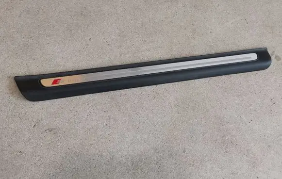 Audi TT TTS RS Mk3 8S Front sill trim cover 8S0853492A