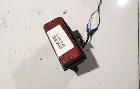 Hyundai Tiburon Third/center stoplight