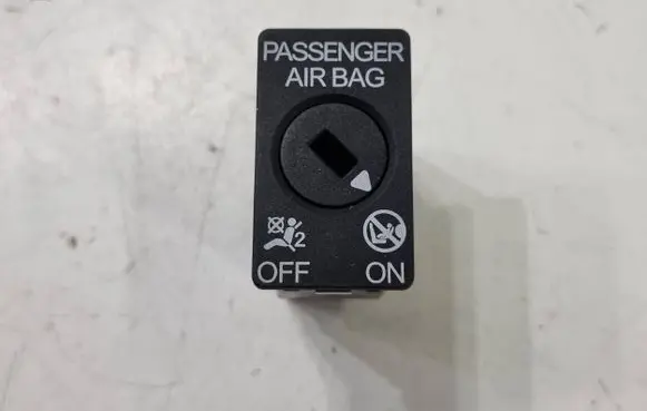 Volkswagen PASSAT B8 Passenger airbag on/off switch 5Q0919237 B50815