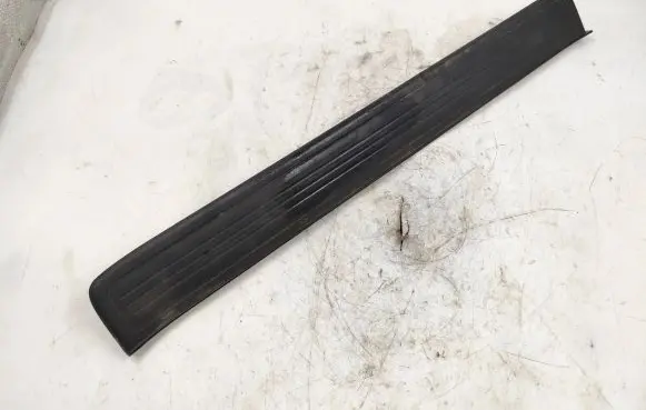 Honda CR-V Front sill trim cover 84202SWAA
