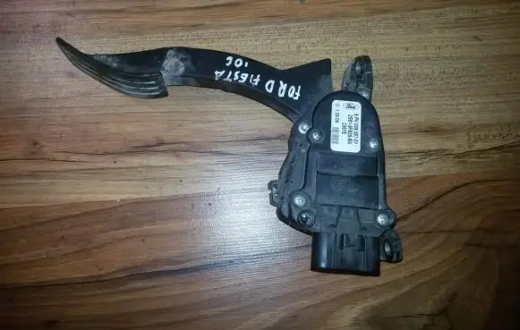 Ford Fiesta Accelerator throttle pedal 6pv00856701 2s619f836ba