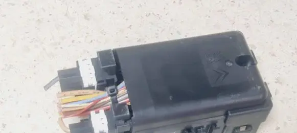 Citroen C4 II Fuse module 9665492680 20121106 018014781