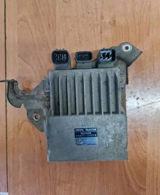 Toyota Avensis T250 Fuel injection control unit/module 8987120070 1310001371