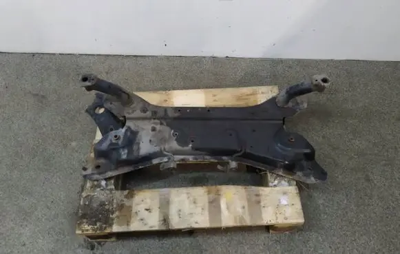 Suzuki Swift I Front subframe 