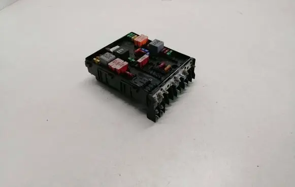Skoda Octavia Mk1 (1U) Fuse module 1K0937124K 0516137189E 29800