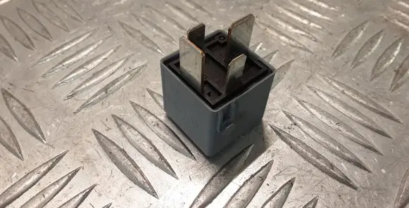 Mercedes-Benz R W251 Other relay A0025422619