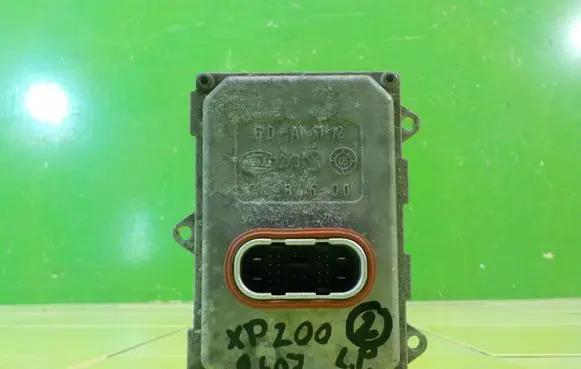 Peugeot 407 LED ballast control module 5DF00870450 XP200