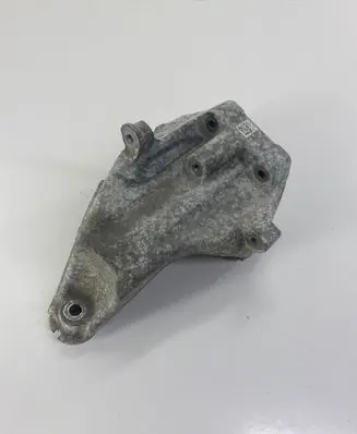 Mercedes-Benz Vito Viano W639 Engine mounting bracket A6512231504