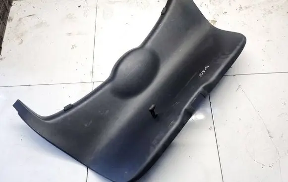 Skoda Octavia Mk2 (1Z) Other trunk/boot trim element 1Z5867975E