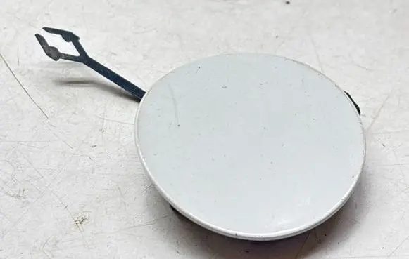 Renault Megane IV Front tow hook cap/cover 511805148R