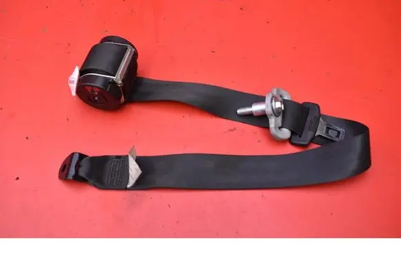 Toyota Avensis Verso Front seatbelt 73360-0F020