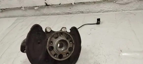 Rear wheel hub