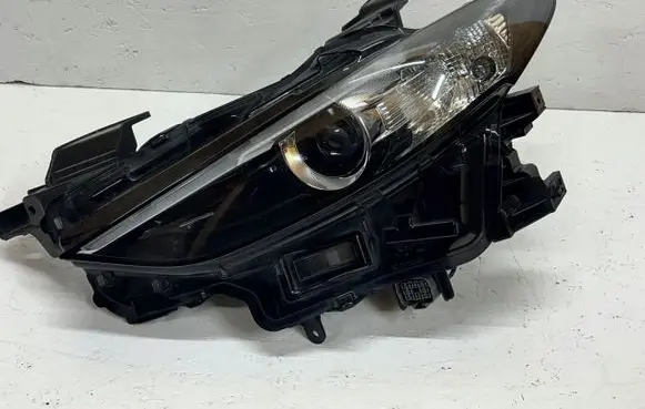 Mazda 3 Headlight/headlamp 51040