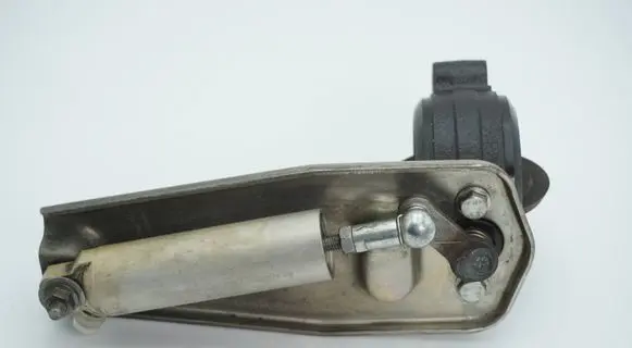Mercedes-Benz G W461 W463 1st Gen Master brake cylinder 0004306026