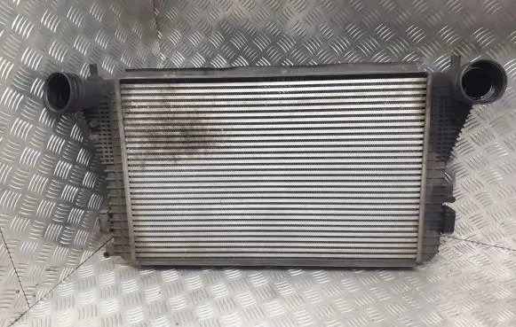 Volkswagen Golf Plus Intercooler radiator 1K0145803M