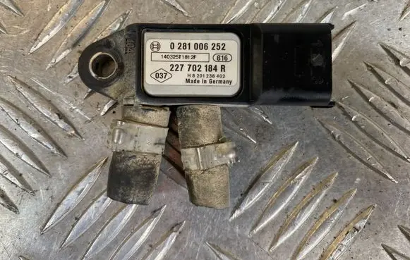 Renault Laguna III Exhaust gas pressure sensor 227702184R 0281006252 140325T1812F